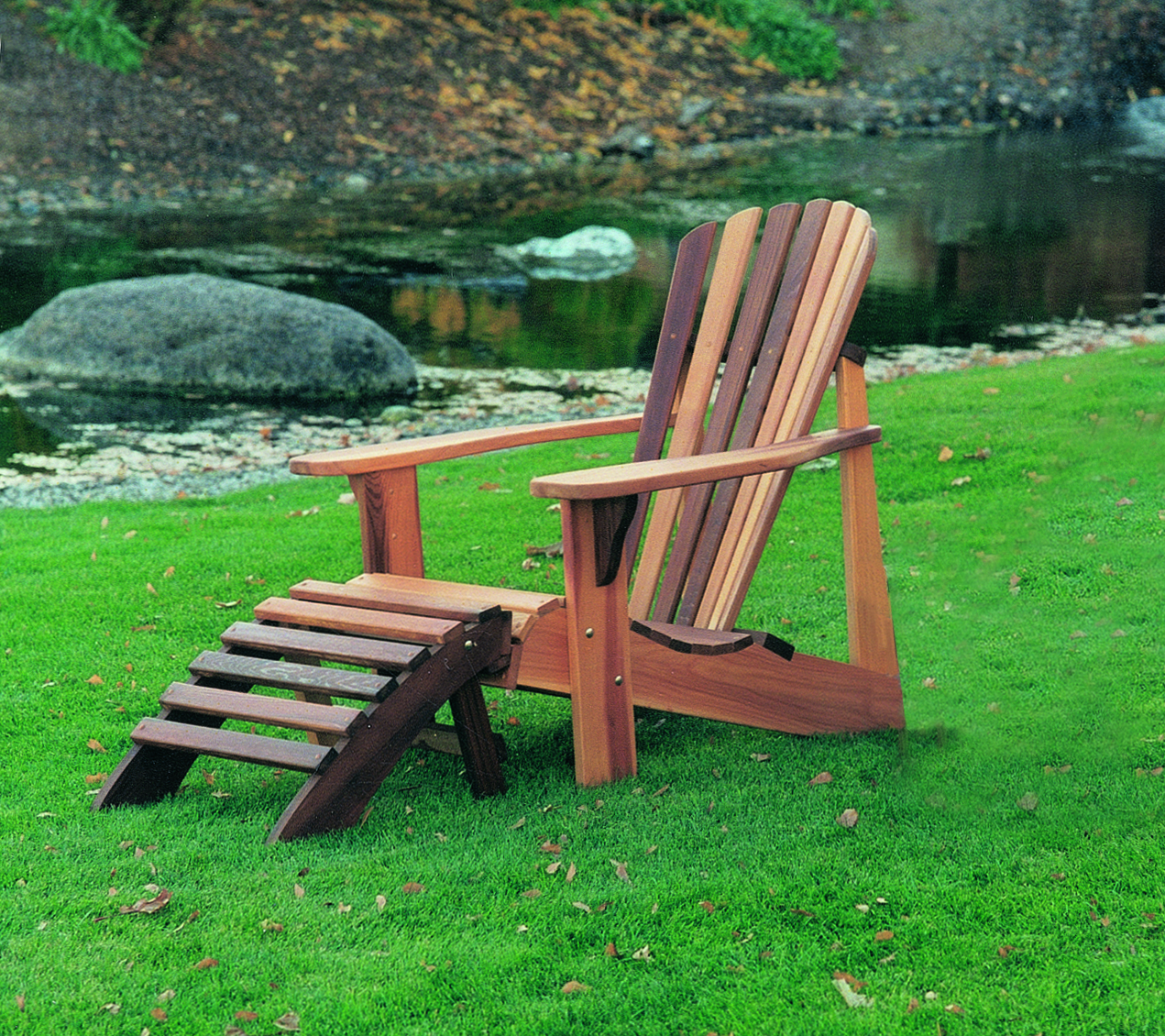 ADIRONDACK CHAIR FEATURES